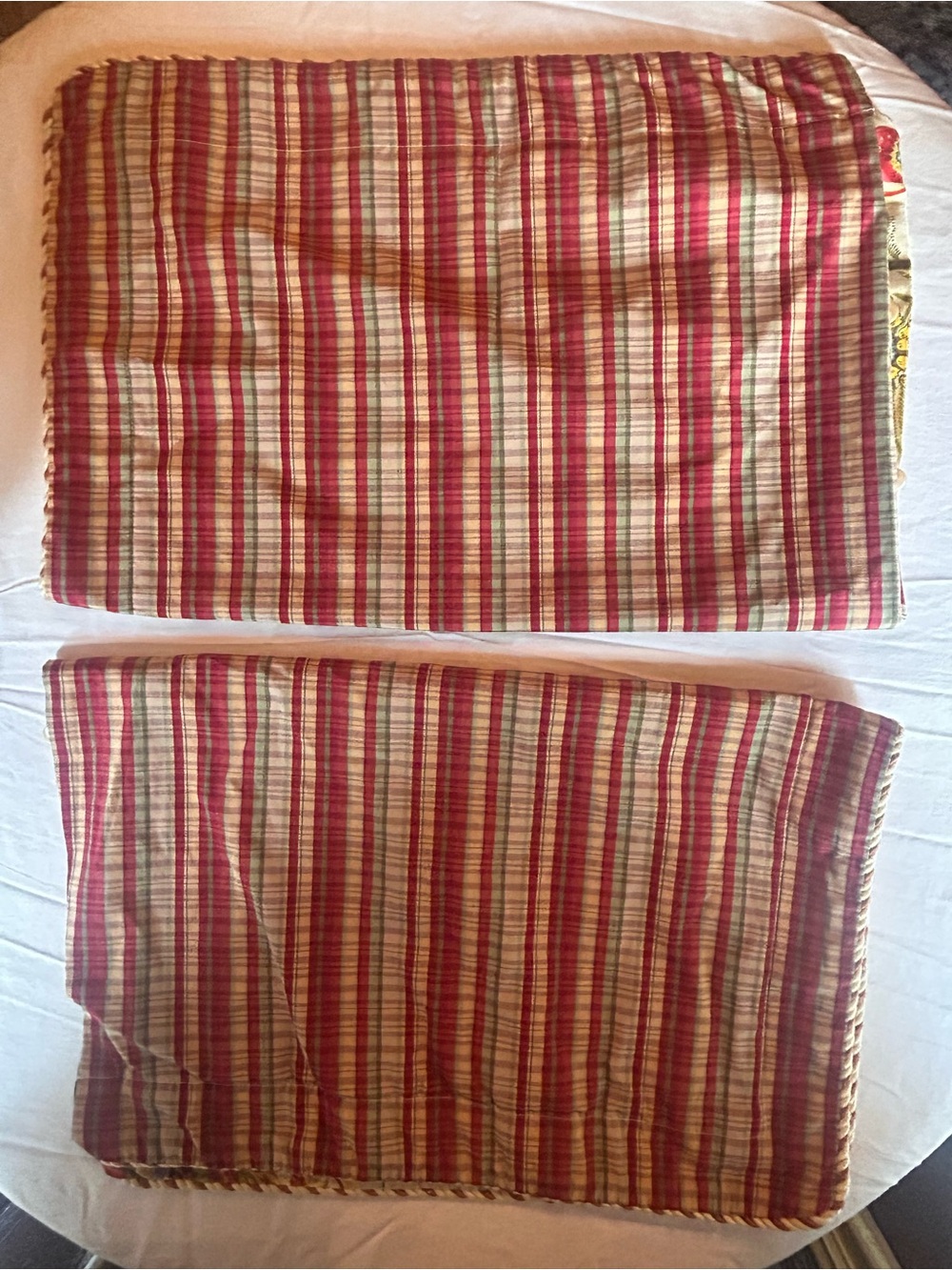 Hyde Park Floral 4-Button Pillow Shams Set of 2 | Traditional Cottage Decor